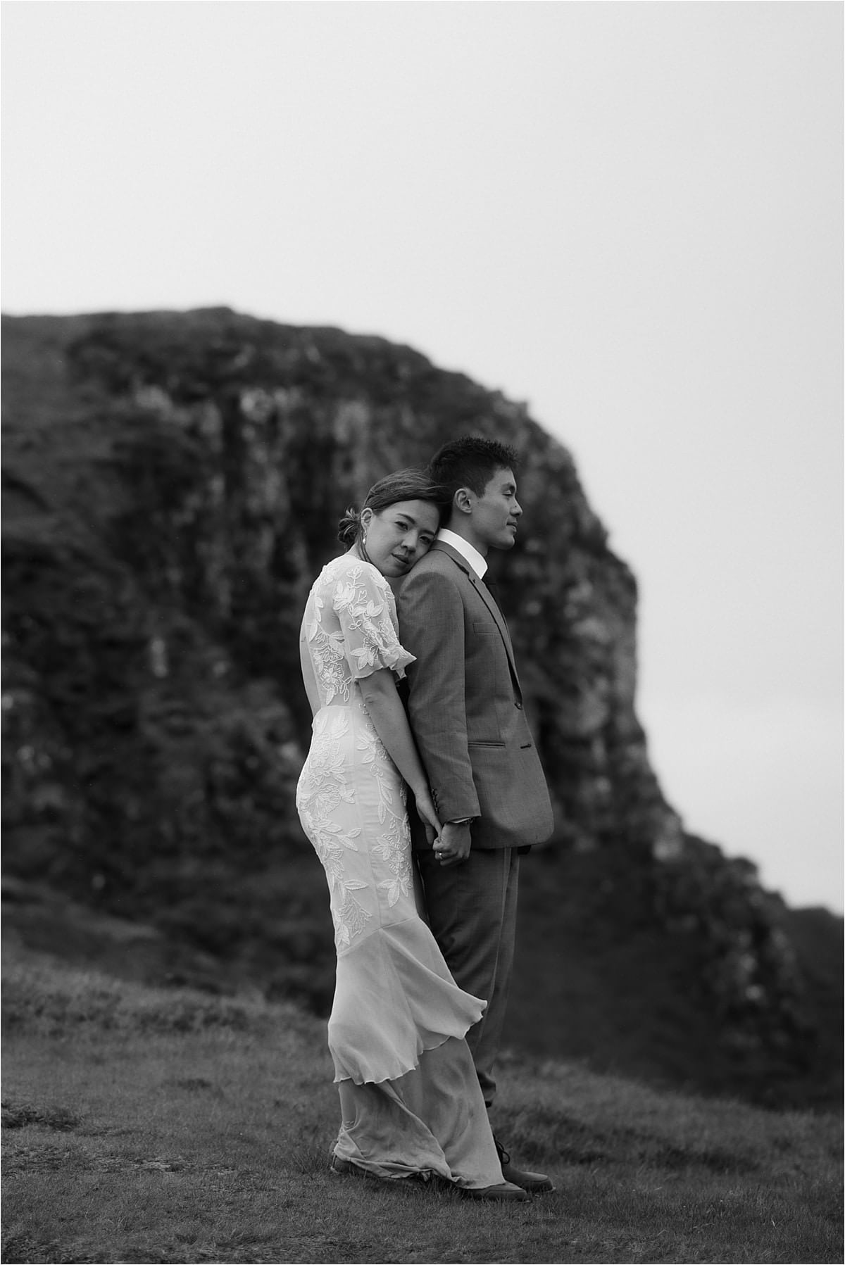 Isle of skye elopement couple at the quiraing
